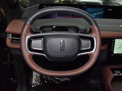 New 2026 Lincoln Navigator Reserve image 23