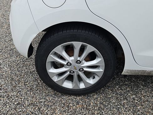 Certified 2019 Chevrolet Spark LT FWD image 9