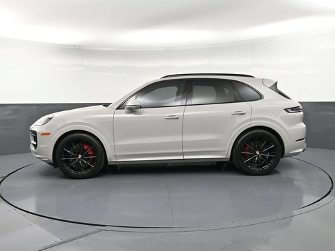 Certified 2025 Porsche Cayenne GTS AWD/4WD image 2