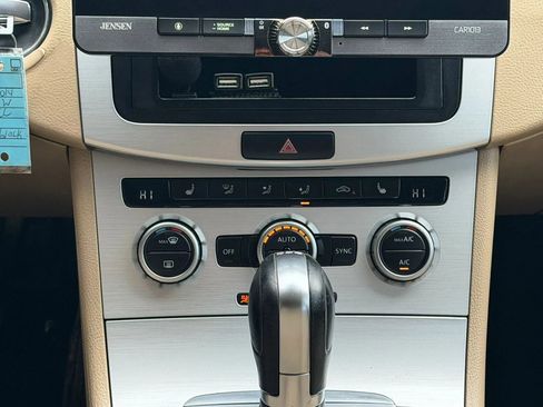 Used 2014 Volkswagen CC R-Line FWD image 17
