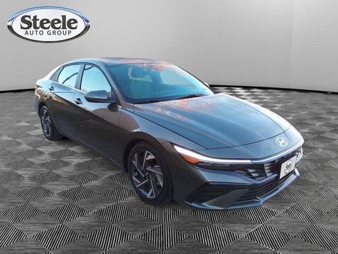 Used 2024 Hyundai Elantra Limited FWD image 7