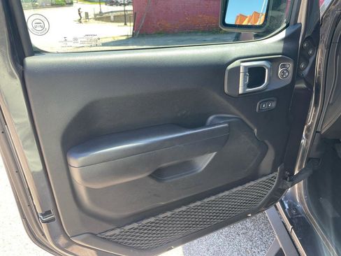 Used 2021 Jeep Wrangler Unlimited Sport AWD/4WD image 18