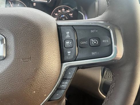 Used 2025 RAM 2500 Laramie AWD/4WD image 18