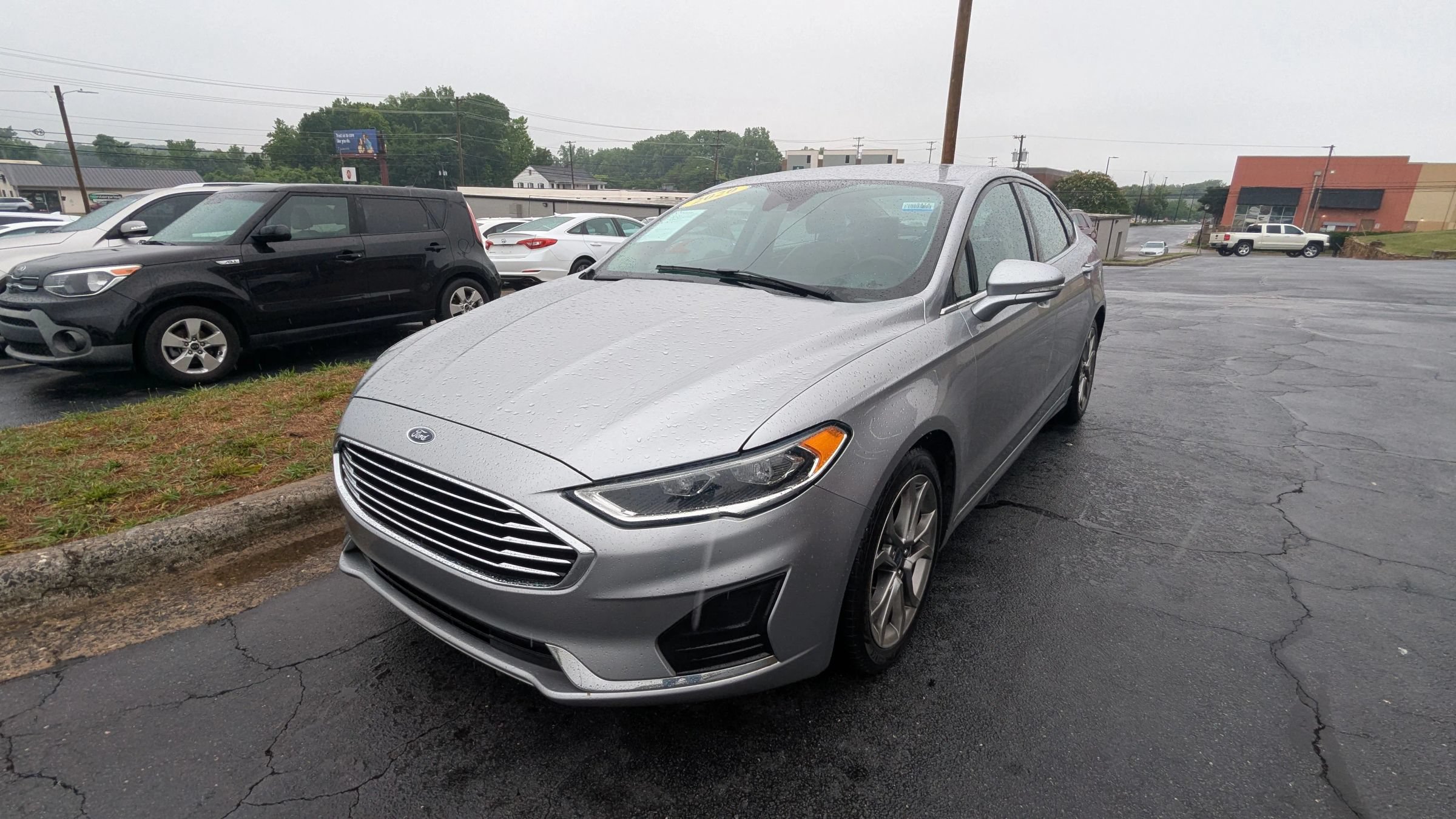 Used 2020 Ford Fusion SEL FWD image 3
