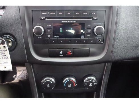 Used 2014 Dodge Avenger SE w/ Rallye Appearance Group image 11