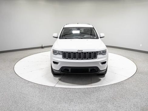 Used 2019 Jeep Grand Cherokee Laredo AWD/4WD image 28