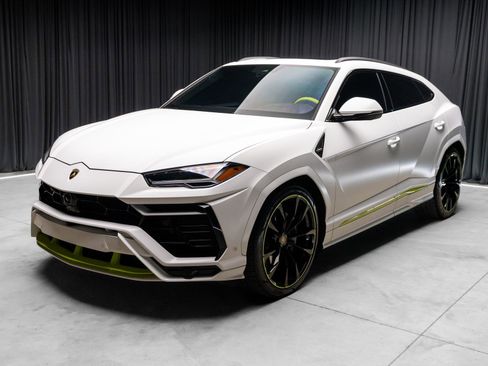 Used 2022 Lamborghini Urus image 23
