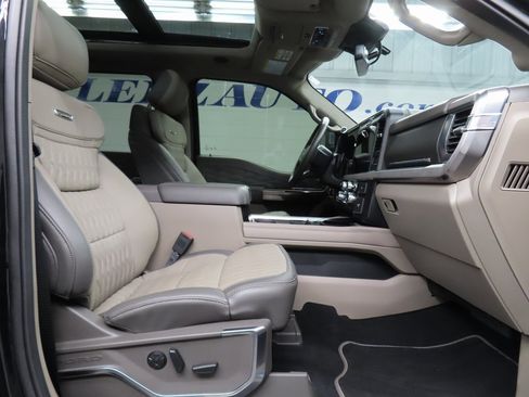 Used 2025 Ford F350 Platinum w/ Platinum Plus Package image 37