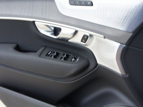 New 2026 Volvo XC90 B6 Ultra image 17