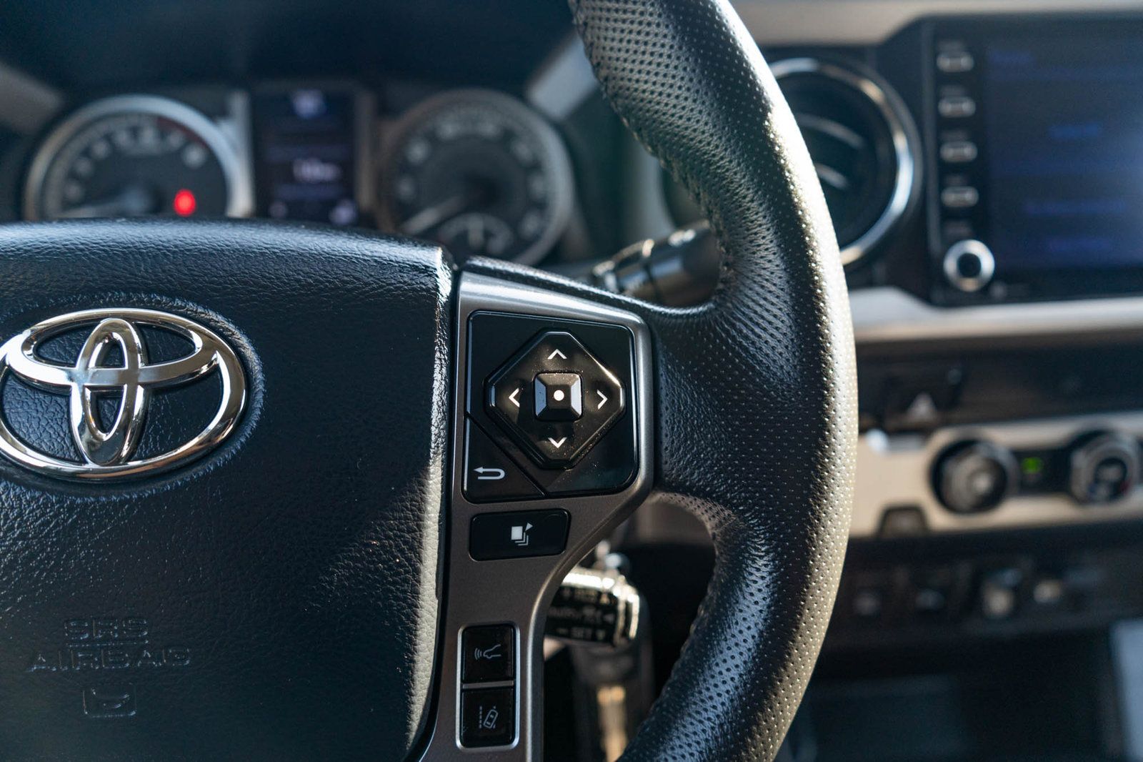 Used 2020 Toyota Tacoma SR5 RWD image 26