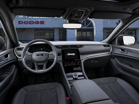 New 2025 Jeep Grand Cherokee Altitude w/ MOPAR Finishing Package image 34