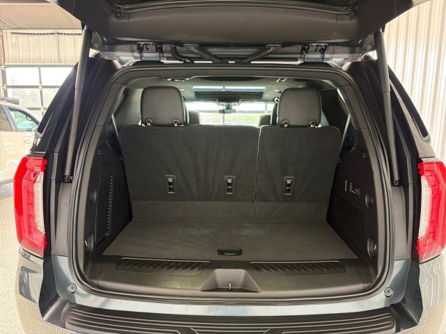 Used 2021 GMC Yukon SLT w/ SLT Premium Package RWD image 28