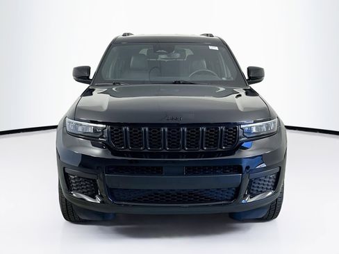 Used 2023 Jeep Grand Cherokee L Laredo image 2