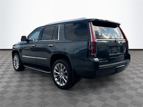 Used 2020 Cadillac Escalade Luxury image 8