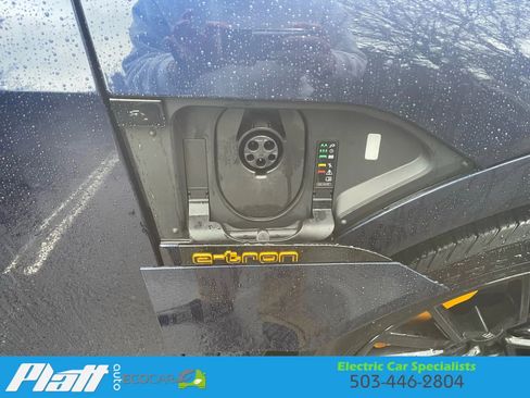 Used 2022 Audi e-tron Chronos w/ Chronos Package image 63