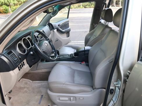 Used 2004 Toyota 4Runner Limited image 11