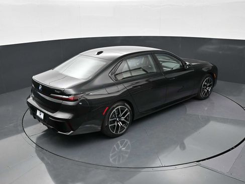 New 2026 BMW 740i w/ Premium Package RWD image 20