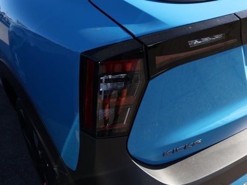 New 2025 Nissan Kicks SR image 7