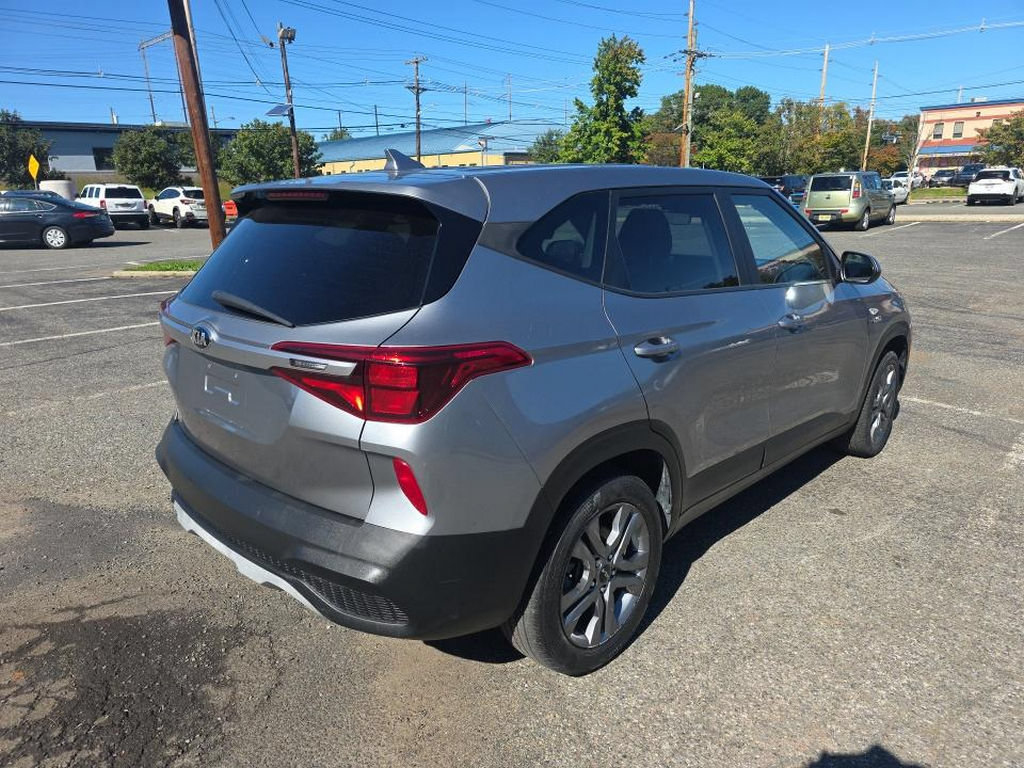 Used 2022 Kia Seltos LX AWD/4WD image 4