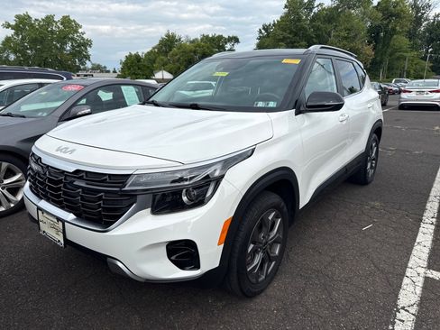 Used 2024 Kia Seltos S AWD/4WD image 1