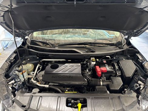 Used 2025 Nissan Rogue SV FWD image 34