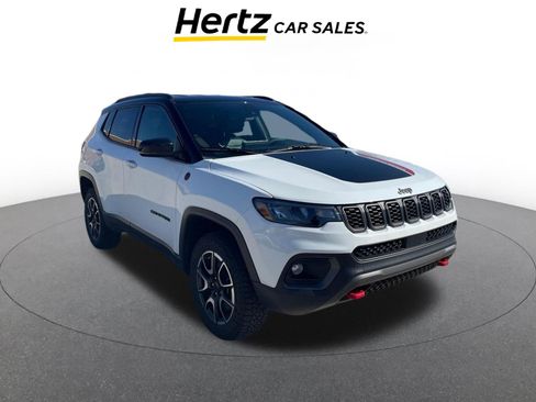 Used 2025 Jeep Compass Trailhawk image 1