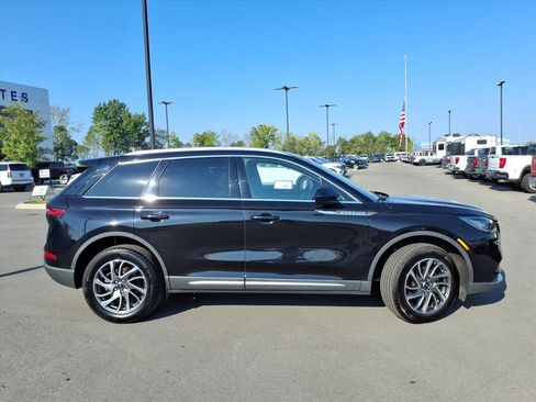 Used 2022 Lincoln Corsair Standard w/ Equipment Group 101A image 2