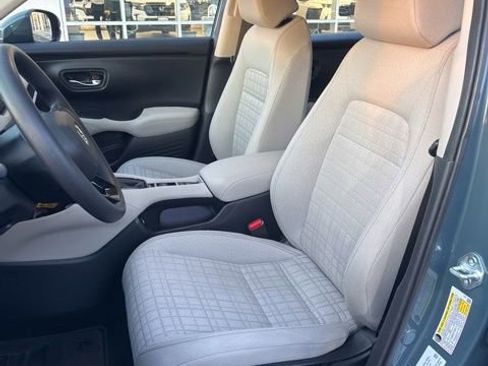 Certified 2023 Honda HR-V LX image 9