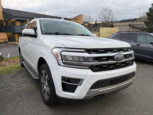 Used 2022 Ford Expedition Max Limited image 4