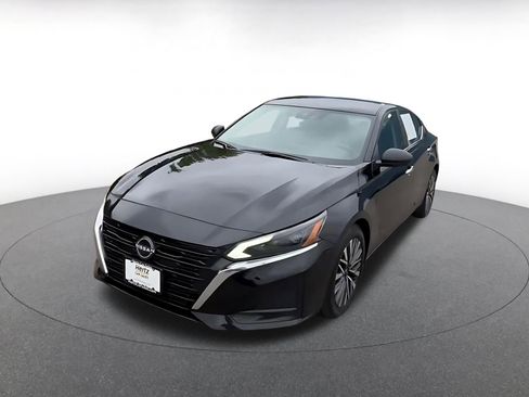 Used 2025 Nissan Altima 2.5 SV image 7