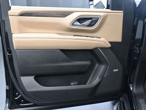 Used 2021 Chevrolet Tahoe Premier w/ Premium Package image 33