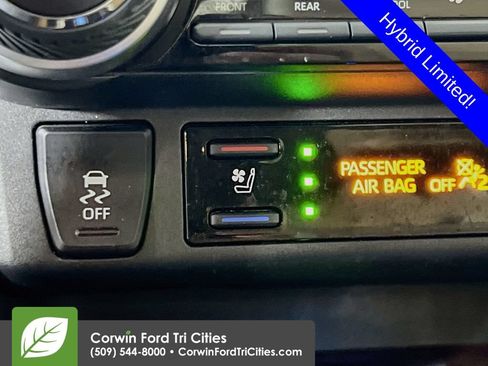 Used 2021 Toyota RAV4 Limited AWD/4WD image 24