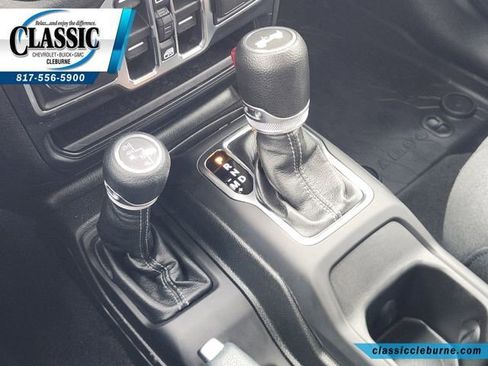 Used 2024 Jeep Wrangler Unlimited Sport AWD/4WD image 21