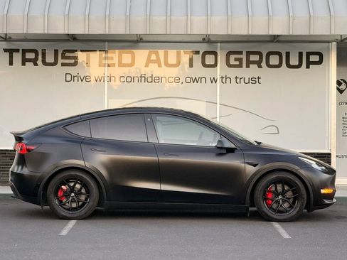 Used 2022 Tesla Model Y Performance AWD/4WD image 5