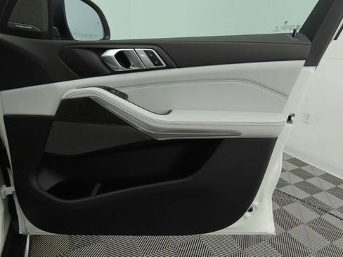 New 2026 BMW X5 sDrive40i image 25