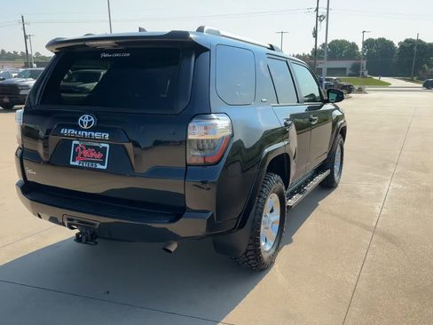 Used 2022 Toyota 4Runner SR5 Premium image 7