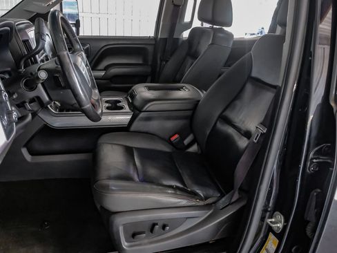 Used 2017 GMC Sierra 2500 SLT w/ All Terrain HD Package AWD/4WD image 29
