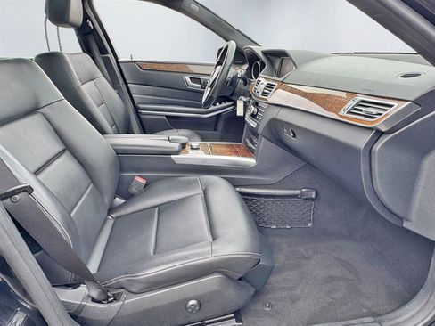 Used 2015 Mercedes-Benz E 350 4MATIC Sedan image 22