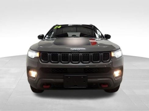 Used 2024 Jeep Compass Trailhawk image 5