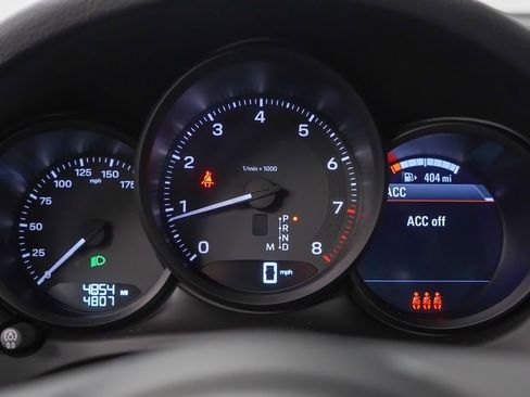 Used 2025 Porsche Macan image 26