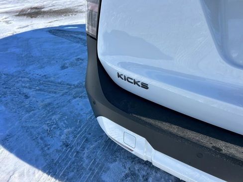 Certified 2025 Nissan Kicks SV image 12