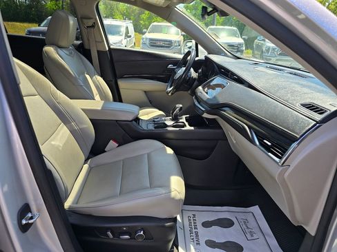 Used 2019 Cadillac XT4 Premium Luxury FWD image 12
