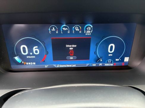 Used 2024 Ford Expedition Platinum image 19