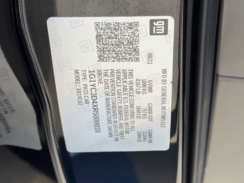 Used 2024 Chevrolet Corvette Stingray Premium Conv w/ Z51 Performance Package RWD image 29