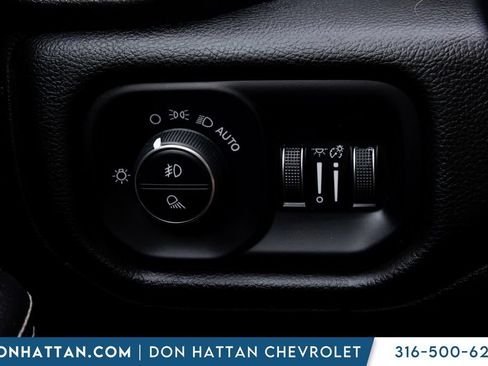 Used 2022 RAM 1500 Laramie AWD/4WD image 13