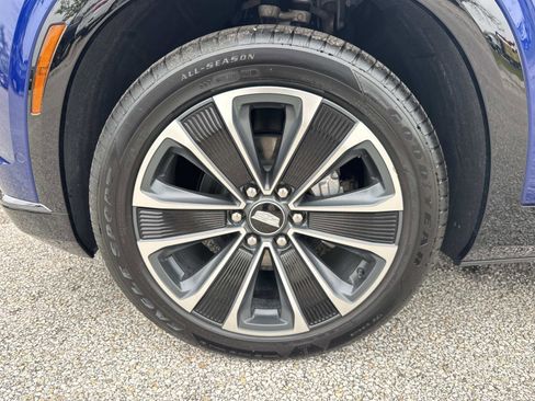 New 2026 Cadillac Vistiq Sport AWD/4WD image 10