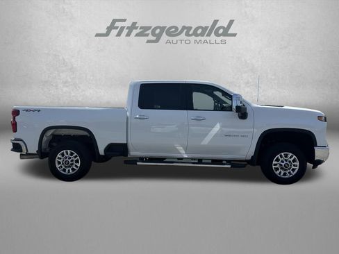 Used 2025 Chevrolet Silverado 2500 LT w/ Convenience Package AWD/4WD image 4