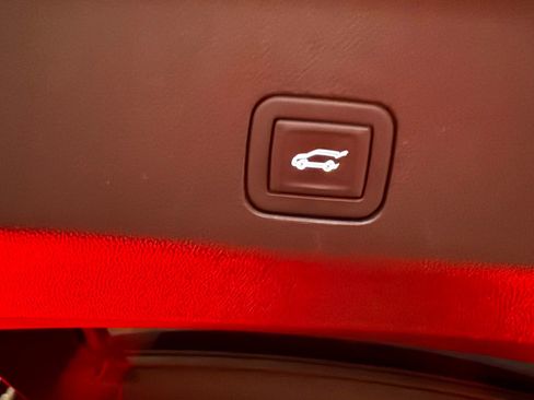 Used 2024 Cadillac Escalade ESV Premium Luxury Platinum w/ Heavy-Duty Trailer Package image 22