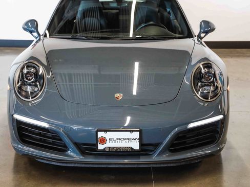 Used 2017 Porsche 911 Carrera image 4
