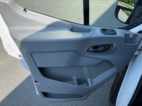 Used 2019 Ford Transit 250 148 High Roof RWD image 16